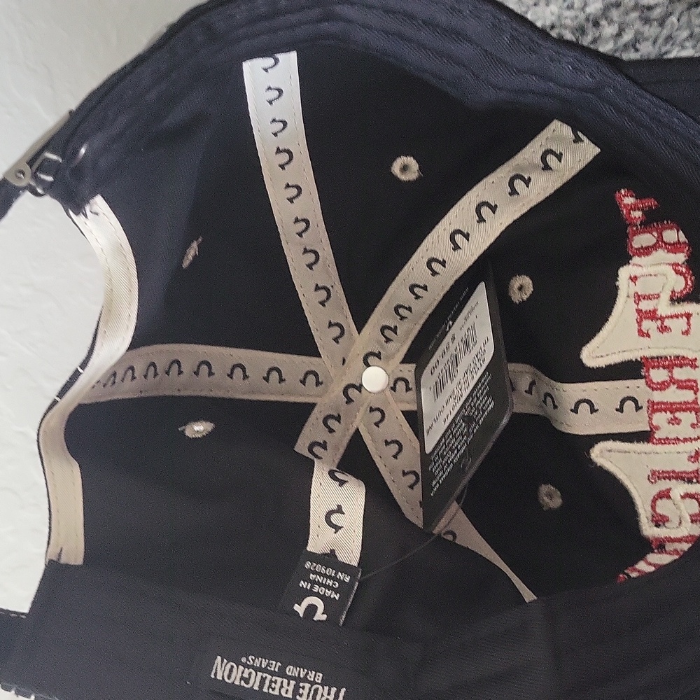 True Religion Hat - NWT - Picture 4 of 5